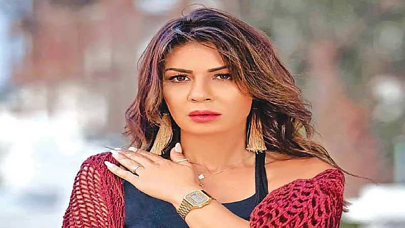 نجلاء بدر عن فستانها الجريء: "لو أقصد التعري كنت فتحت النص التاني"