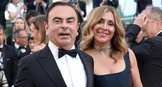 من هي المرأة التي ظهرت بجانب كارلوس غصن؟