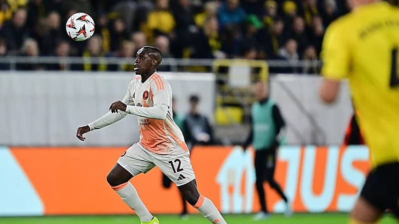 سعود عبدالحميد أساسيًا ضد سبورتينغ براغا