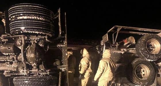 بالصور.. تسرب وقود على مساحة كبيرة من طريق " تبوك – الجوف "