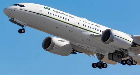 بالصور .. " بوينج " تطلق أولى رحلات طائرة وزارة المالية بطلاء مصمم سعودي