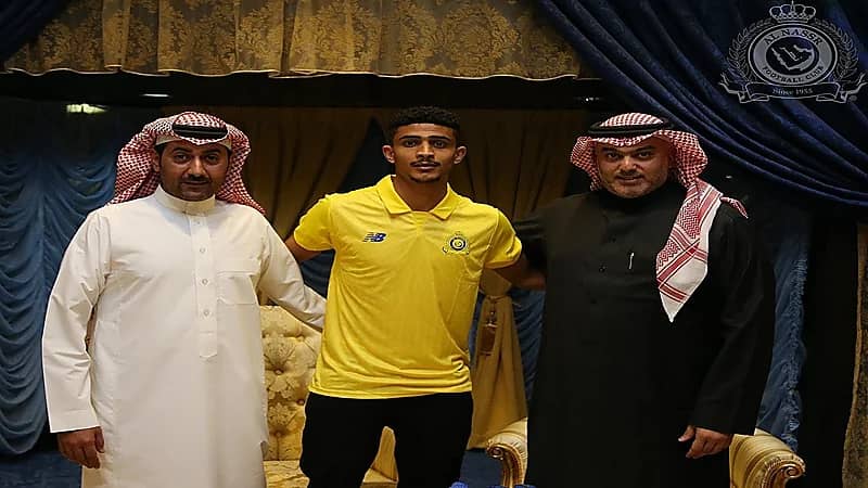500 ألف ريال تعوق تجديد "العمري" مع النصر