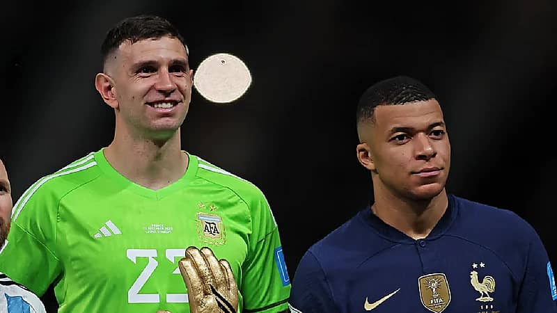 مبابي يقلد حركة "مارتينيز" المشينة في كأس العالم