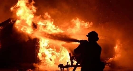 إندلاع حريق في مستودع محطة وقود على طريق الطائف - الرياض