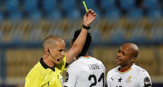 قرار غامض بإستبدال الطاقم التحكيمي لنهائي الجزائر والسنغال غدا