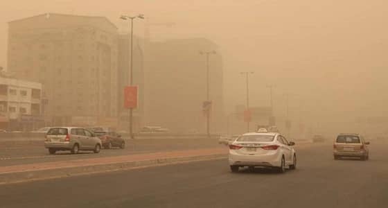 تنبيه.. غبار وأتربة في منطقتين