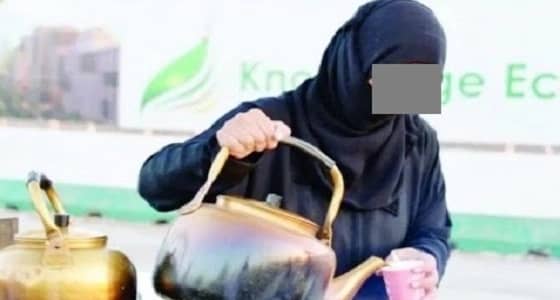 لعدم التوظيف في تخصصهن..طبيبات يلجأن لبيع السبح والشاي
