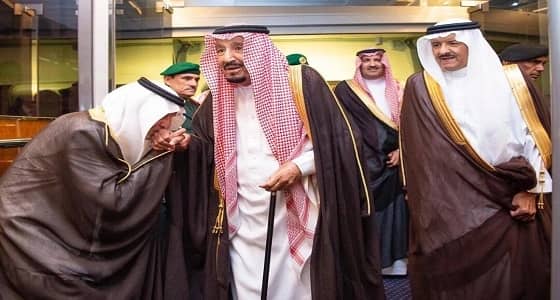 خادم الحرمين الشريفين يصل إلى جدة