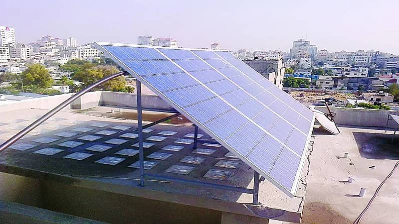 بالفيديو.. مهندس مختص يوجه نصائح هامة لمن يريد تركيب أنظمة الطاقة الشمسية