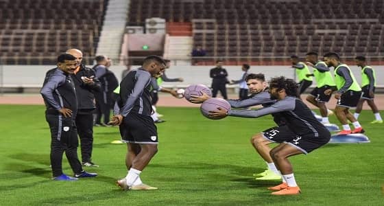 بالصور.. الشباب يواصل تدريباته استعدادًا لمواجهة أحد