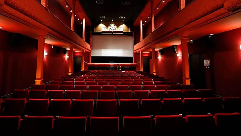 بالفيديو .. أثر قرار إعفاء الأفلام المحلية من المقابل المالي على أسعار التذاكر