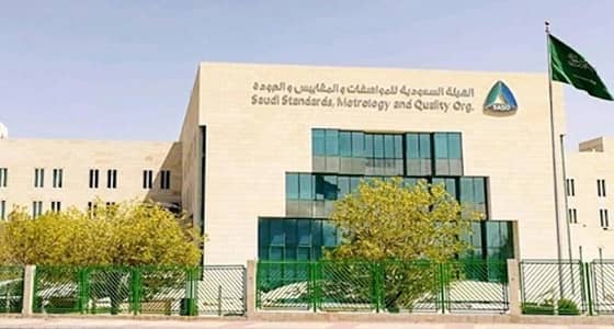 " المواصفات " توضح ما يجب فعله عند ظهور علامة تحذيرية على لوحة القيادة