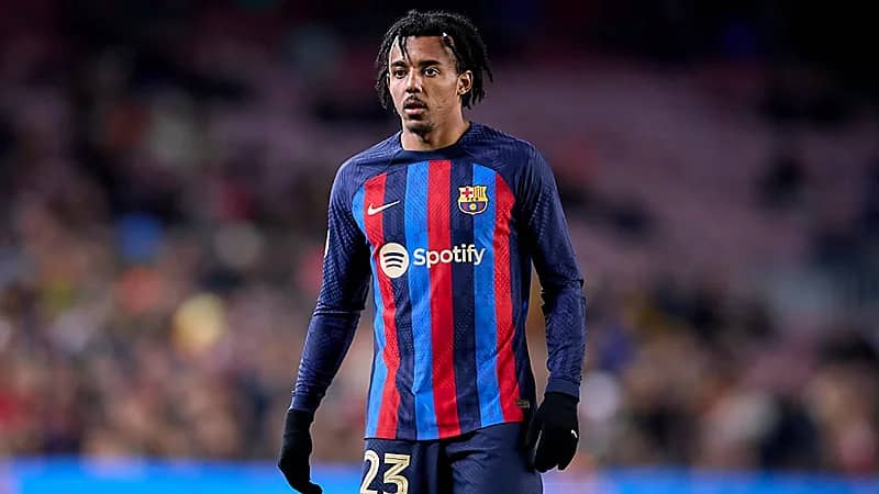 برشلونة يكشف تفاصيل إصابة كوندي ومدة غيابه