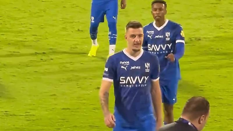 حسرة سافيتش بعد الخسارة من الخليج .. فيديو