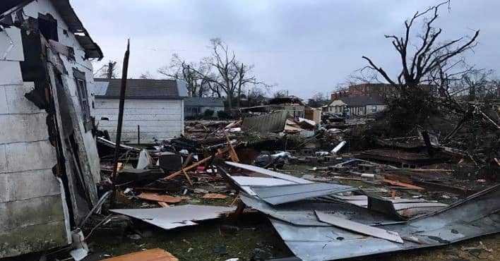 مصرع 4 أشخاص اثر اعصار حاصر السكان بولاية مسيسبي الأمريكية