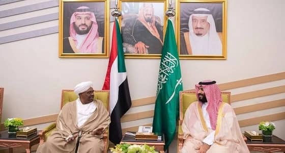 ولي العهد يستعرض العلاقات الثنائية مع الرئيسين السوداني والجيبوتي