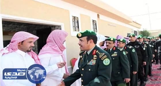 بالفيديو.. رئيس الحرس الملكي ينقل تعازي القيادة لذوي الشهيدين المطيري والسبيعي