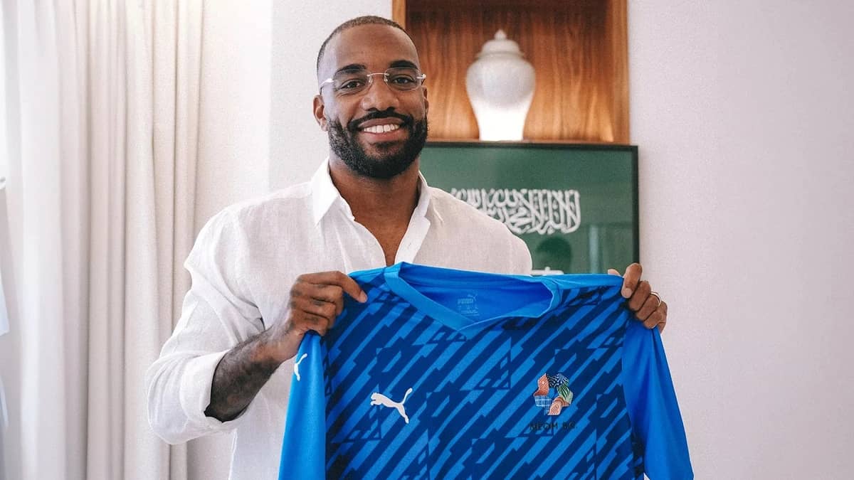 فوز  باريس سان جيرمان على ليون يثير حفيظة لاعب نيوم