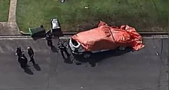 وفاة  لاعب بعد أن صب البنزين على زوجته وأطفاله الثلاثة