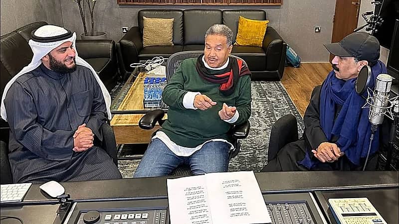 بالفيديو.. وليمة غداء تجمع العفاسي ومحمد عبده والرويشد