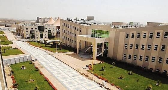 قبول أكثر من 13 ألف طالب وطالبة بجامعة الملك خالد