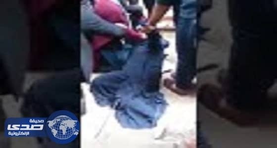 بالفيديو.. سيخ حديد يخترق جسد امرأة في منطقة حساسة
