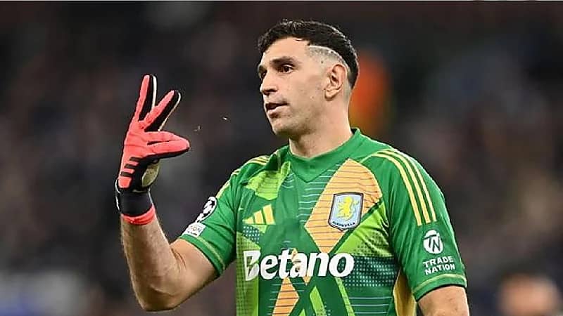 إيميليانو مارتينيز يستعد للعودة لصفوف أستون فيلا