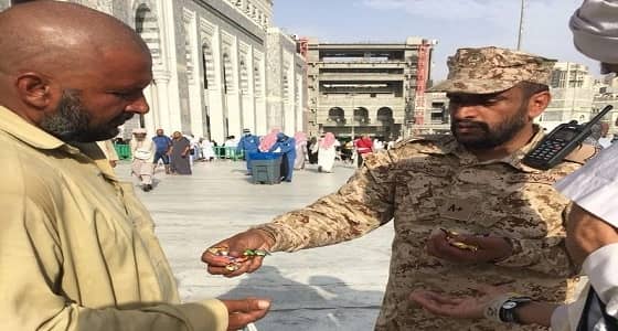 بالصور.. لافتة انسانية من رجال الحرس الوطني لحظة توديعهم الحجاج المتعجلين