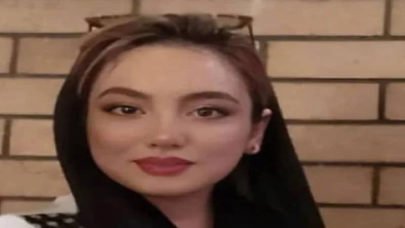 قضاء "الملالي" يحكم بسجن فتاة محتجة وجلدها 60 جلدة