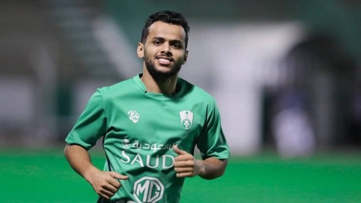 عبد الفتاح عسيري يتلقى عرضًا إماراتيًا