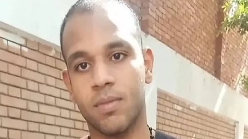 قصة شاب ألقته أمه بالنيل قبل 22 عامًا