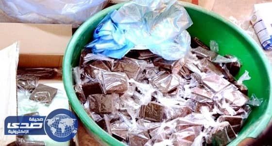 بالصور.. الإطاحة بمعامل إنتاج التبغ المسرطن في حائل