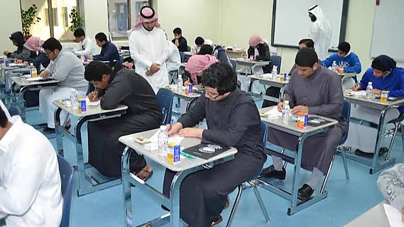 "التعليم" تؤكد أن توزيع درجات السؤال الخطأ يتم في الاختبارات لمصلحة الطالب