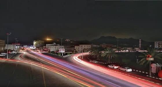 7 مولدات ضخمة في طريقها إلى عسير