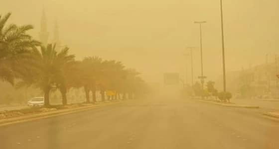 رياح سطحية مثيرة للأتربة تعيق الرؤية بالباحة