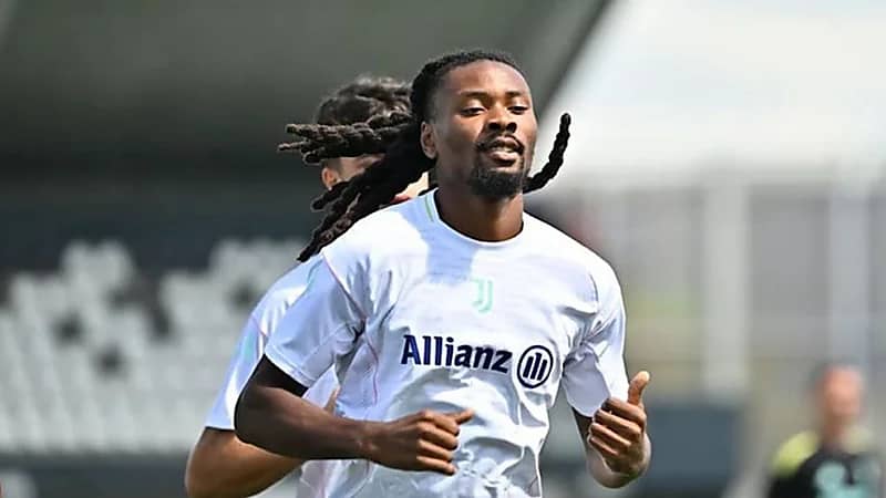 تورام يرفض عرضًا من دوري روشن ويفضل الاستمرار مع يوفنتوس