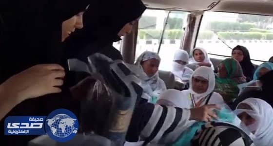بالفيديو.. مهام المرأة العاملة في مؤسسات الطوافة وخدمة الحجاج