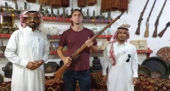 بالفيديو.. الداير تستقبل أول سائح أجنبي بعد تطبيق التأشيرة السياحية 