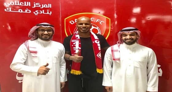 لاعب الهلال السابق " شراحيلي " يوقع مع نادي ضمك