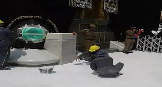 " رئاسة الحرمين " تكشف حقيقة إزالة الشاذروان من تحت باب الكعبة