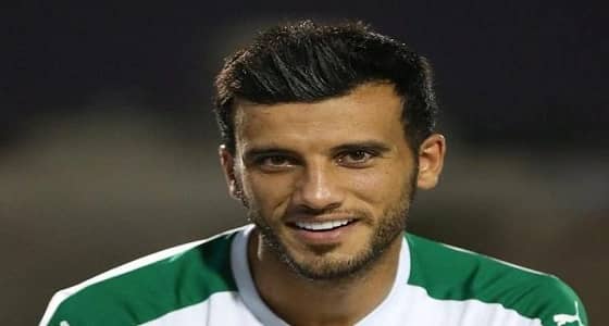 عمر السومة يصل إلي جدة عقب إجراء عملية جراحية في الكاحل