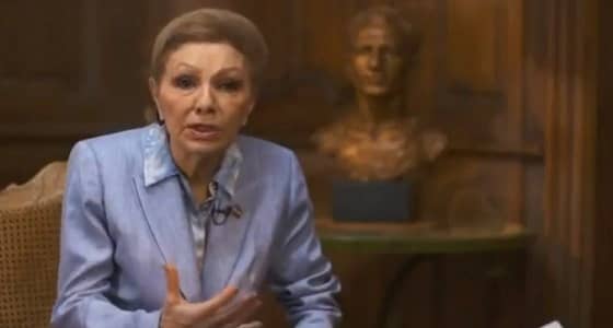 بالفيديو..أرملة شاه إيران تدعم المحتجين ضد الملالي