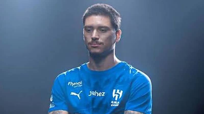 نونيز محط أنظار الصحف العالمية