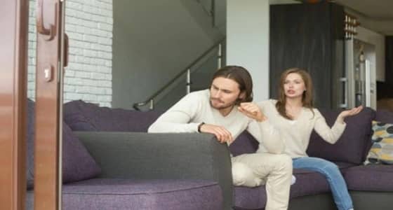 أخصائية: بعض الرجال يضحون لنجاح العلاقة الزوجية