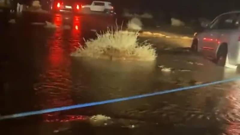 "فريق إنجاد" يروي قصة إنقاذ عائلتين عالقتين بسبب الأمطار بالقصيم (فيديو)