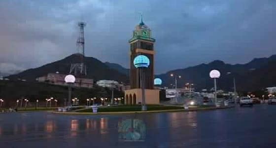 أمطار على محافظة رجال ألمع