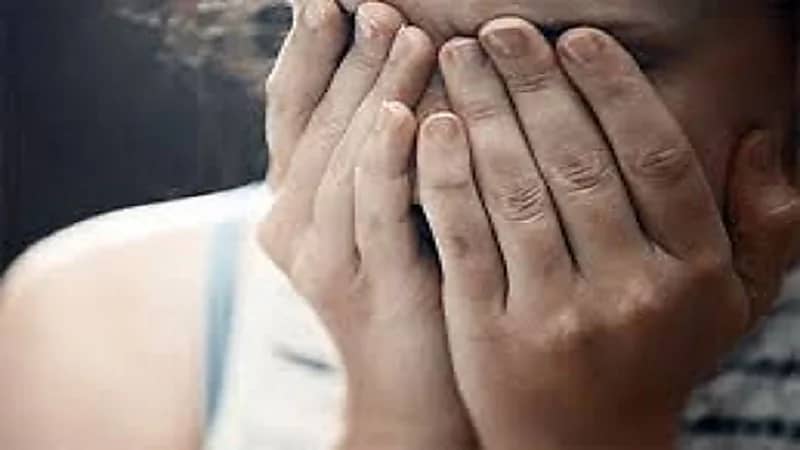 إحالة فنان مشهور للمحاكمة بتهمة التحرش وهتك عرض 7 فتيات