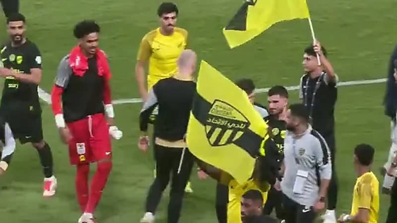 إحتفال لاعبي الاتحاد بعد الفوز على النصر .. فيديو