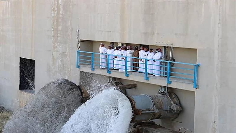 بالفيديو.. لحظة فتح بوابات سد الملك فهد لتصريف المياه