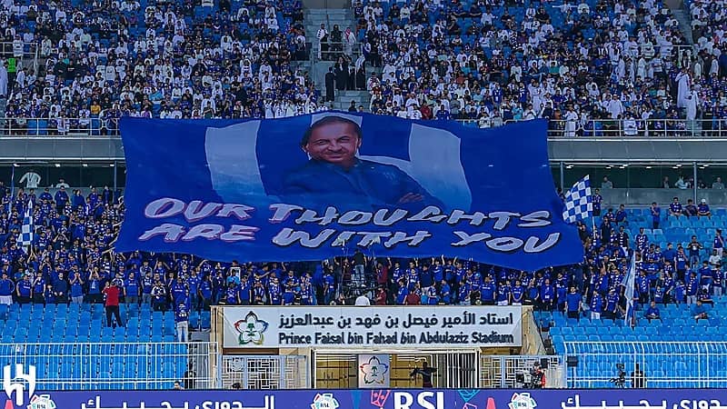 فيديو .. جماهير الهلال تواسي رامون دياز بعد تعرض ابنه لحادث أليم